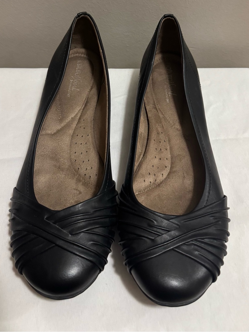 Naturalizer Black Comfort Flats with Pleated Toe – Size 11